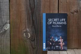 Imagem redes sociais: “Secret life of humans“, de David Byrne